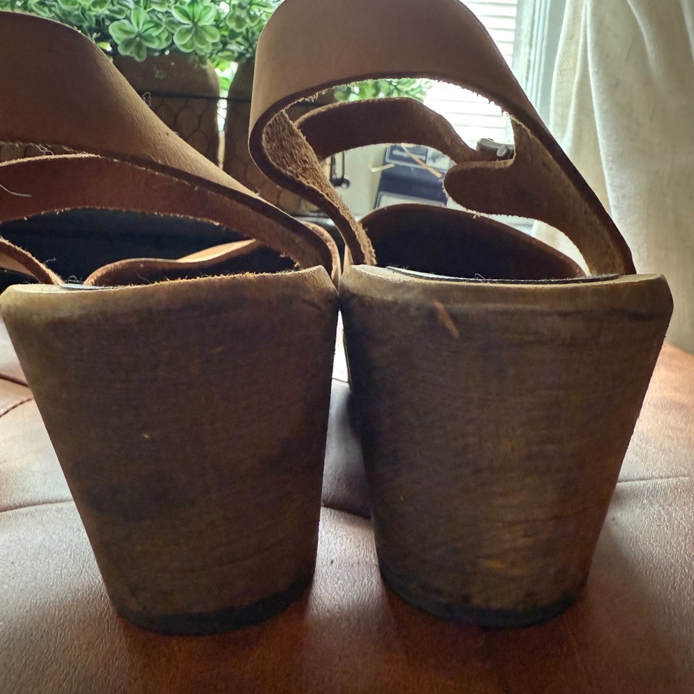 EUC Lotta from Stockholm Highwood Clogs in Oiled Nubuck - Picture 8 of 9